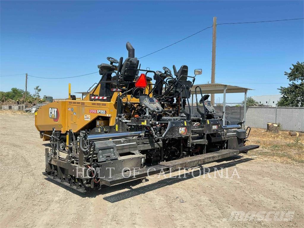 CAT AP1055 معدات السفلتة