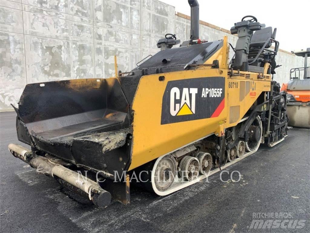 CAT AP1055F معدات السفلتة