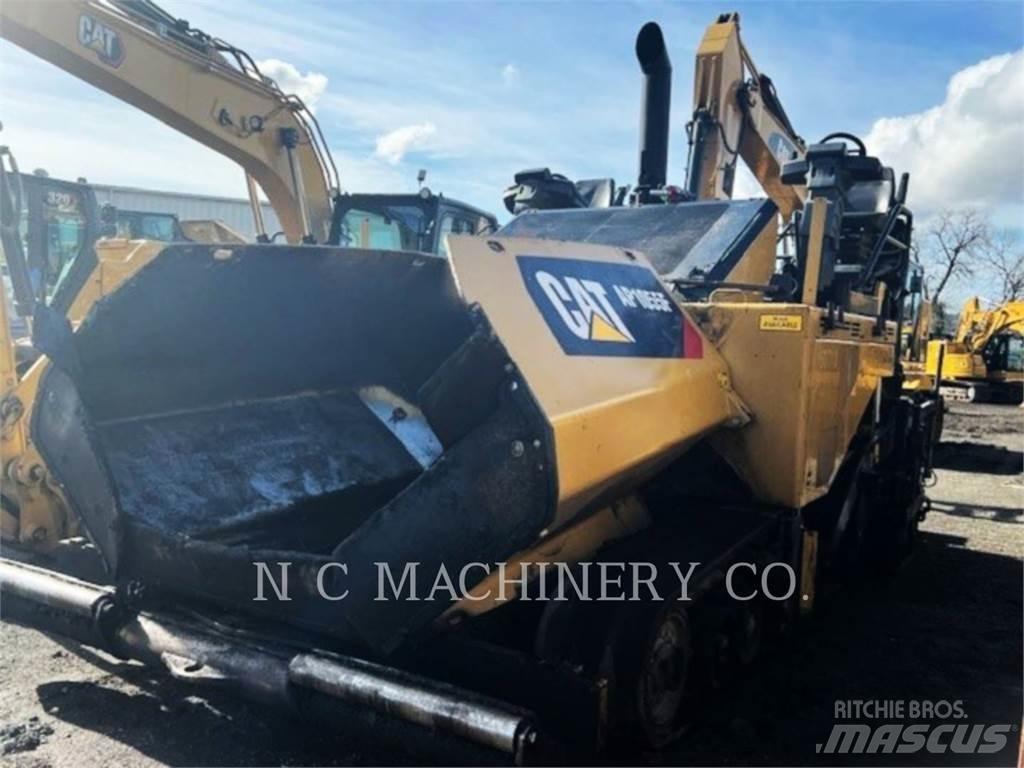 CAT AP1055F معدات السفلتة