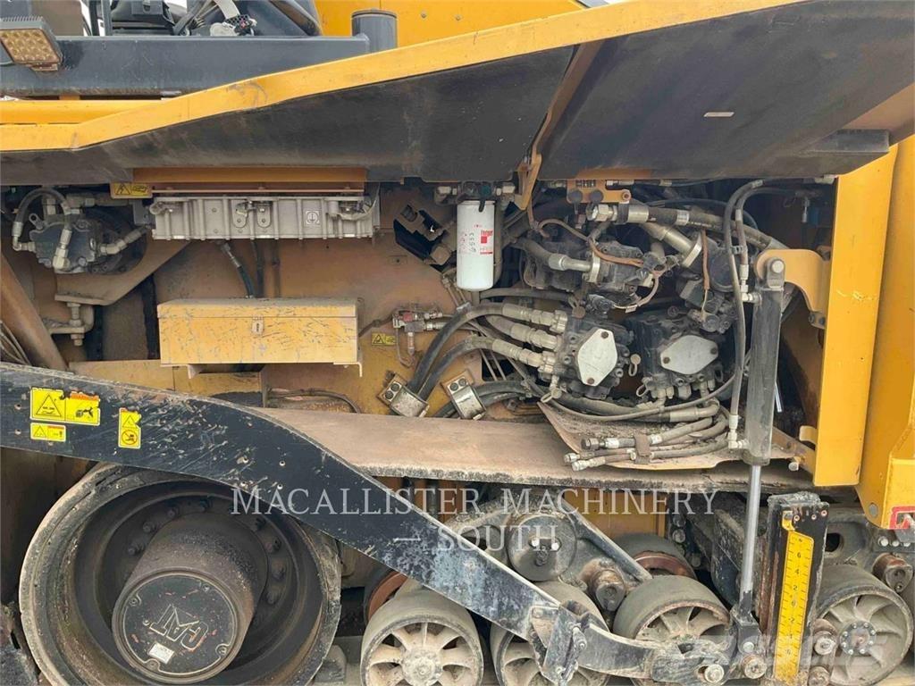 CAT AP1055F معدات السفلتة