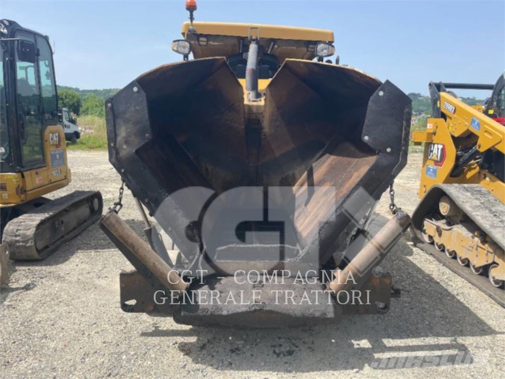 CAT AP300F معدات السفلتة