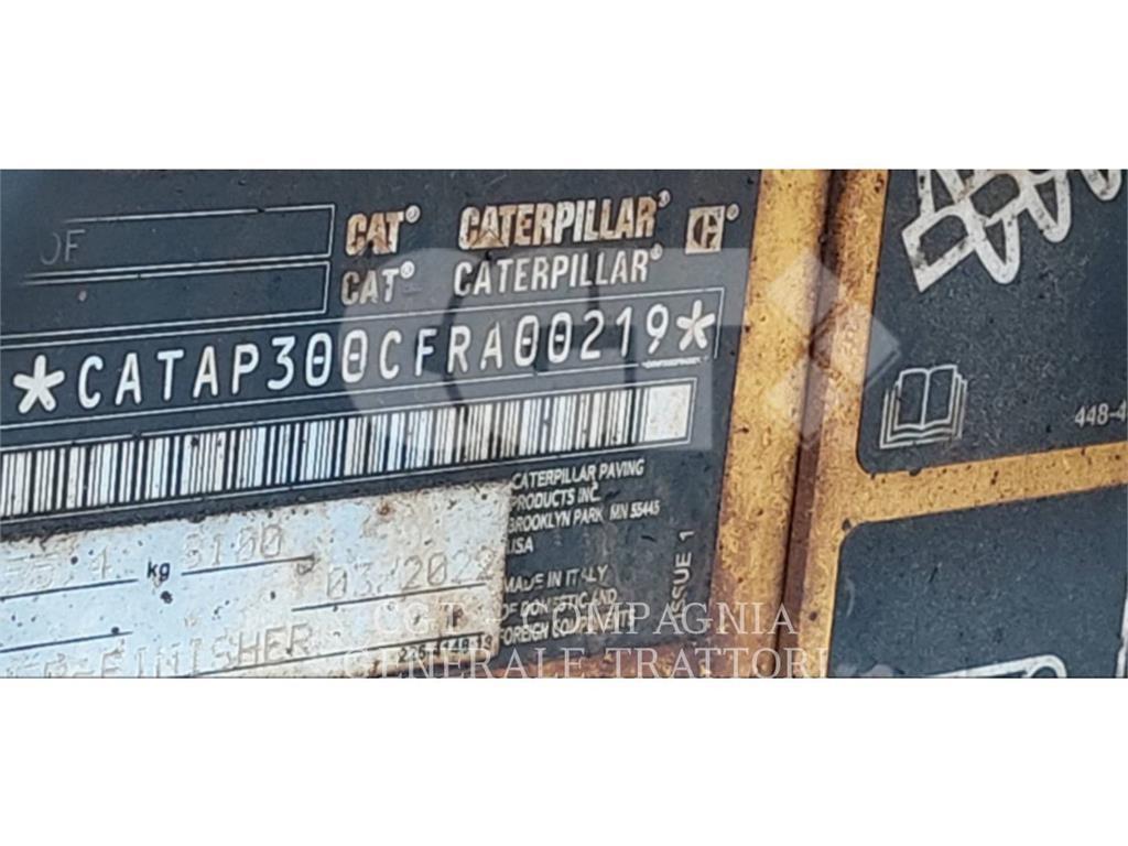 CAT AP300F معدات السفلتة