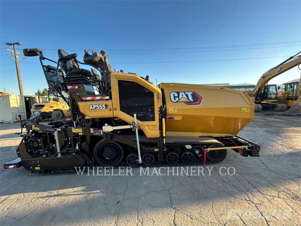 CAT AP555 معدات السفلتة