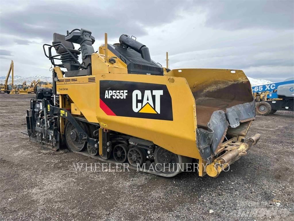 CAT AP555F معدات السفلتة