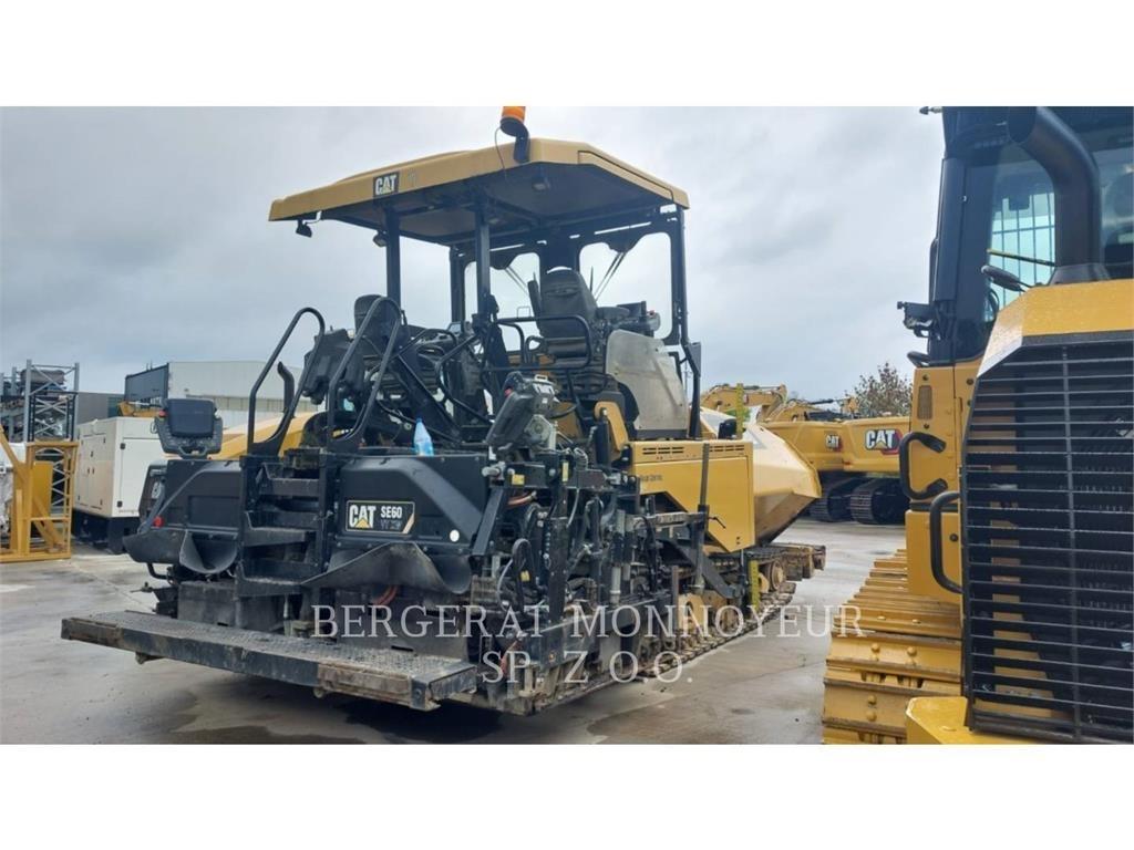 CAT AP655F معدات السفلتة