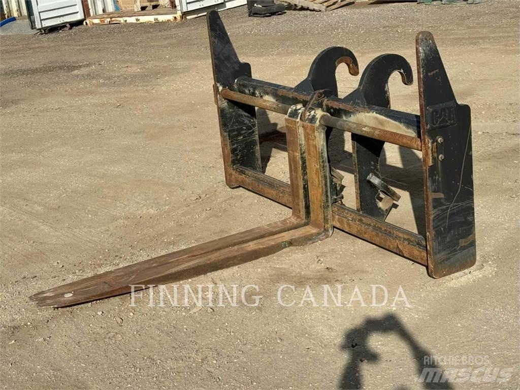 CAT ATTACHMENTS 938M شوكات