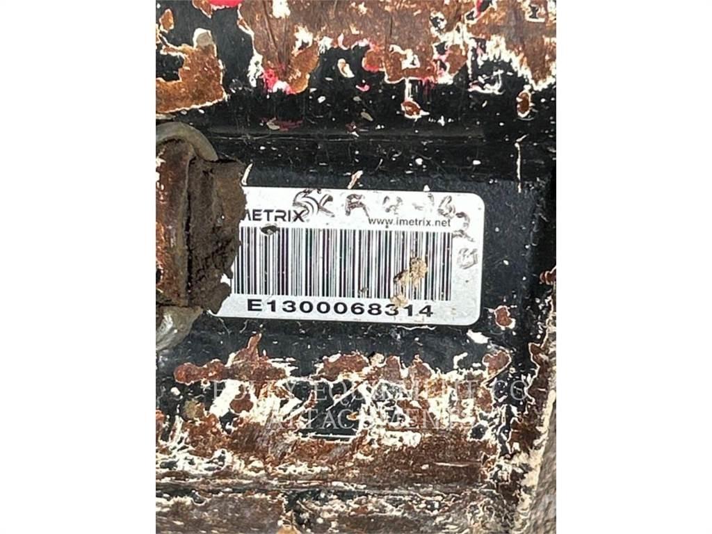 CAT BK300P15 حفارات زحافة