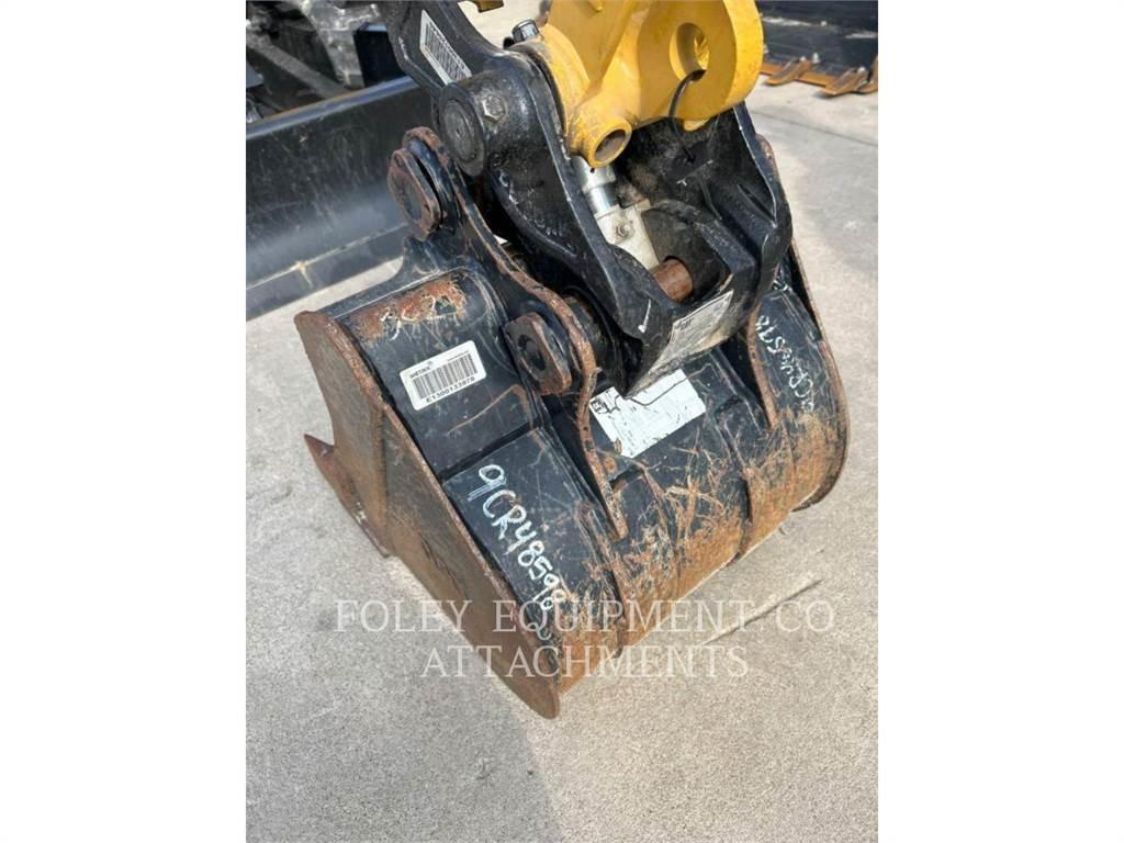 CAT BK302P20 حفارات زحافة
