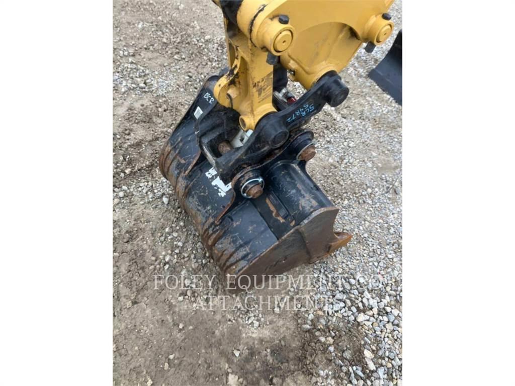 CAT BK302P24 حفارات زحافة