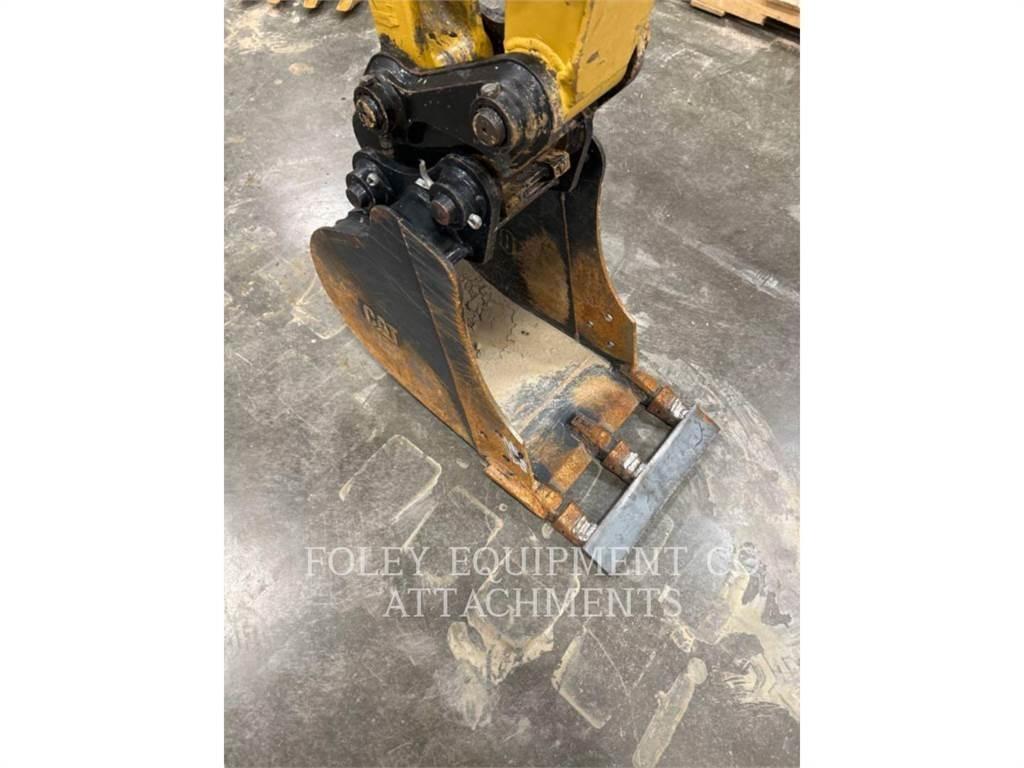 CAT BK303P16 حفارات زحافة
