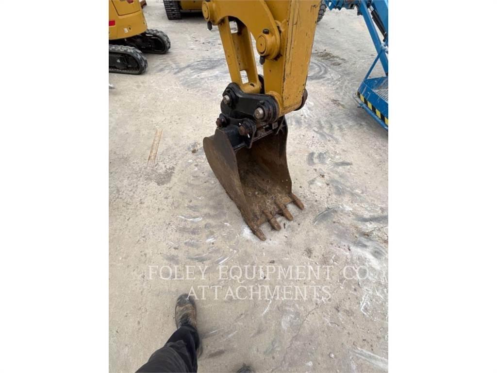 CAT BK305P20 حفارات زحافة