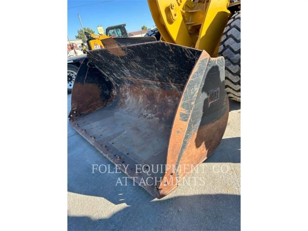 CAT BK38F35GP لوادر بعجل