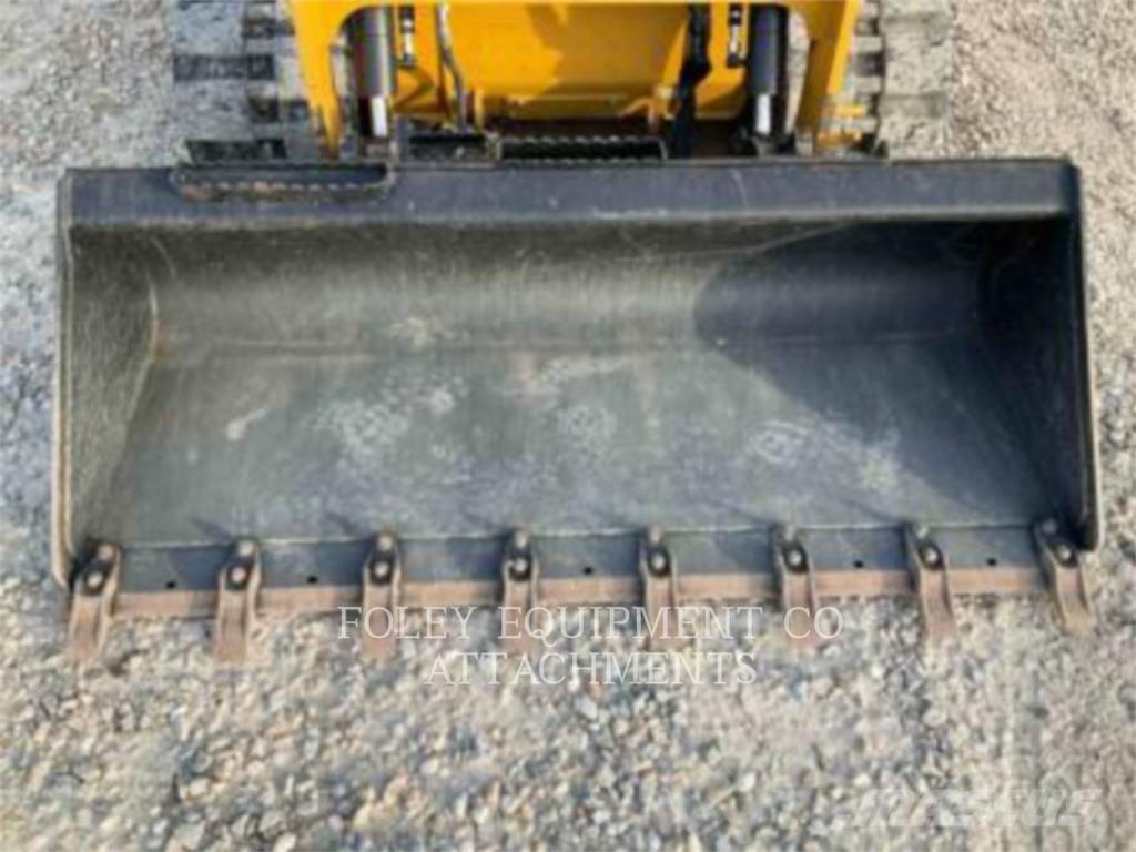 CAT BKSSLGP74T لوادر انزلاقية التوجيه