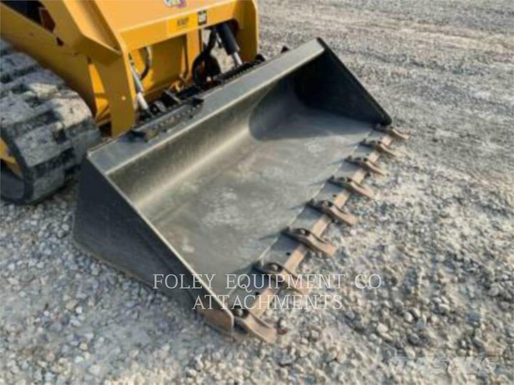 CAT BKSSLGP74T لوادر انزلاقية التوجيه