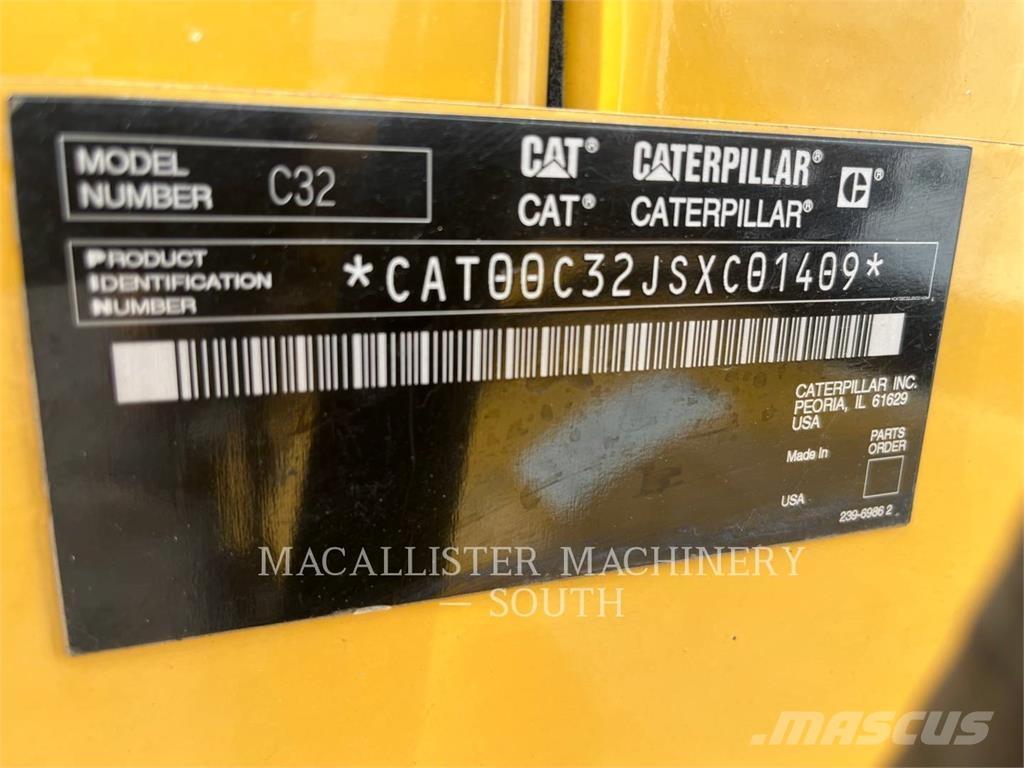 CAT C32 مولدات ديزل