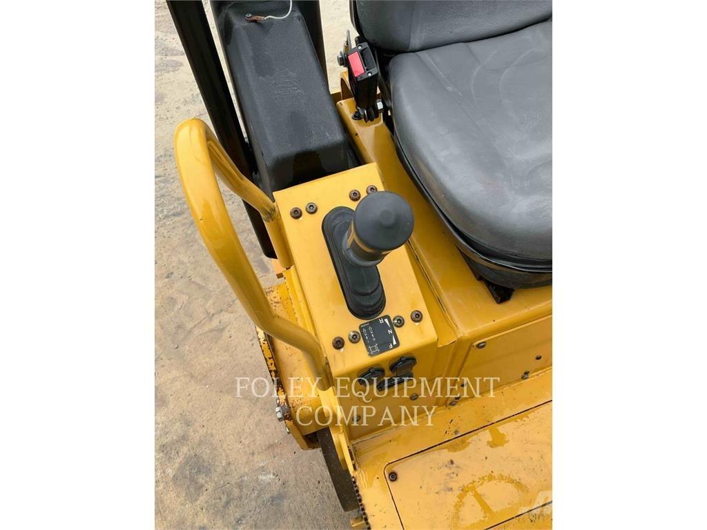 CAT CB1.7-03 ضاغطات التربة