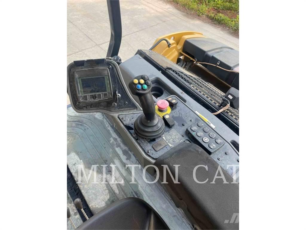 CAT CB15 ضاغطات التربة