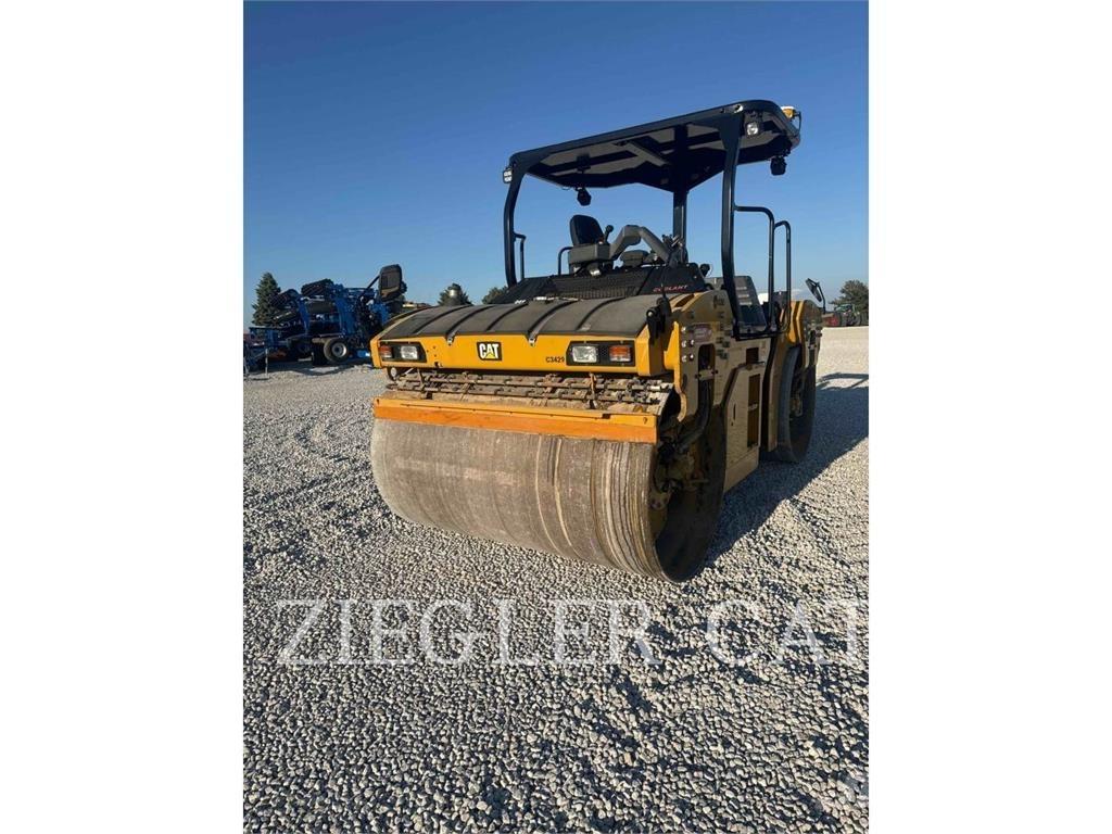 CAT CB15 ضاغطات التربة