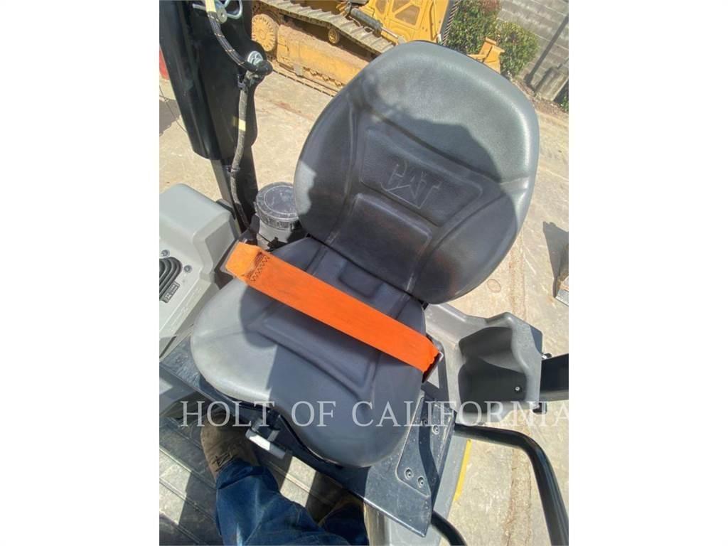 CAT CB2.5 GC ضاغطات التربة