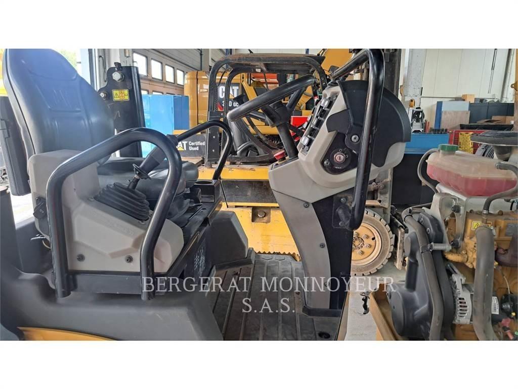 CAT CB2.5LRC مداحل ثنائية الاسطوانة