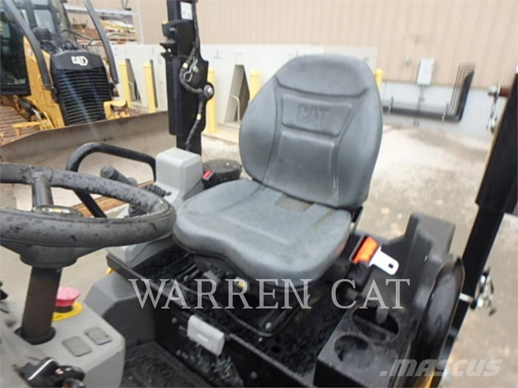 CAT CB2.7 ضاغطات التربة