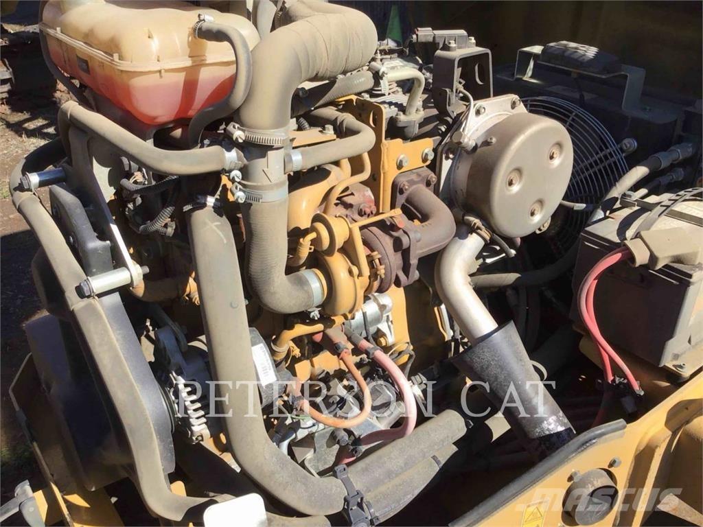 CAT CB24B مداحل ثنائية الاسطوانة