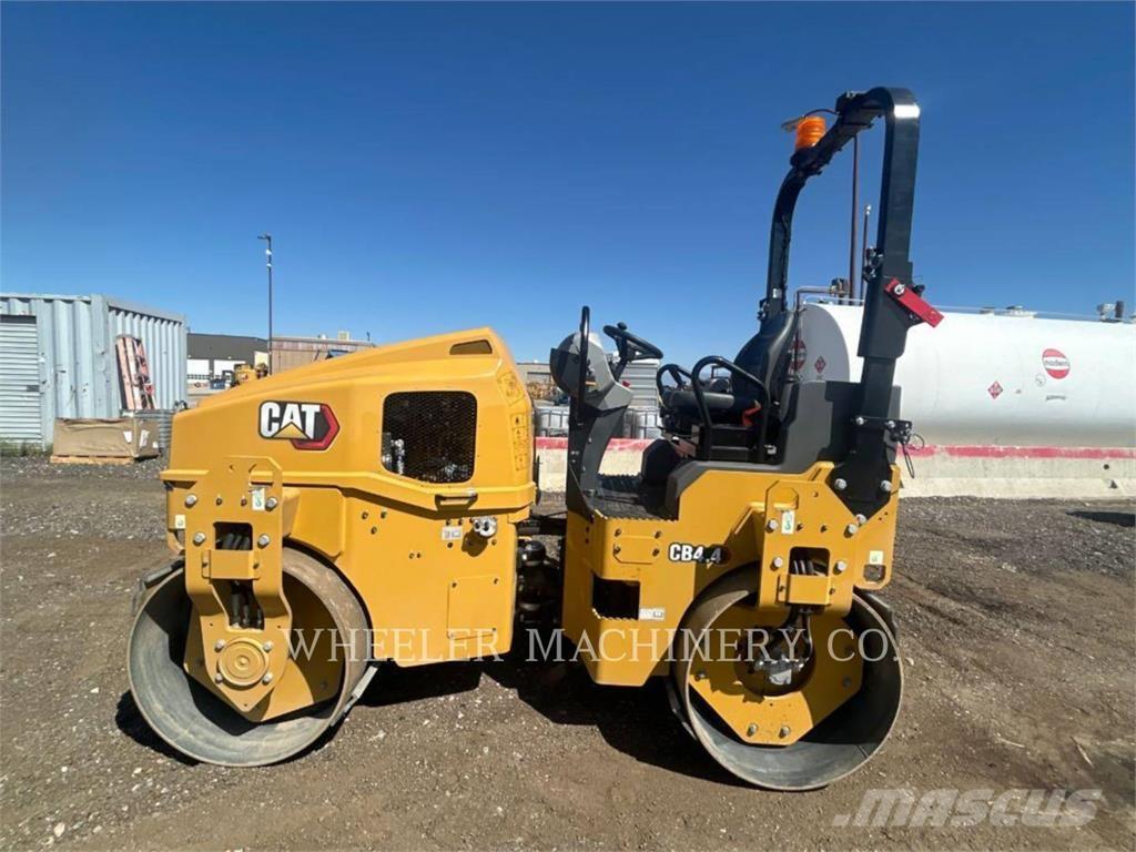 CAT CB4.4 مداحل ثنائية الاسطوانة