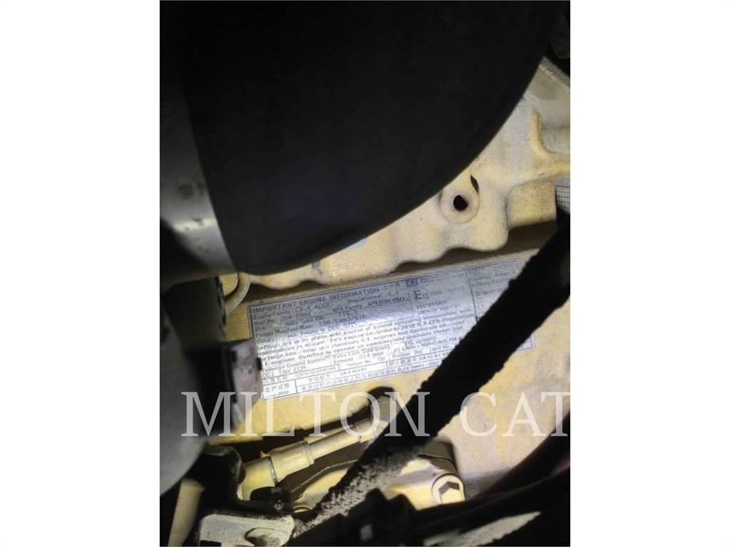CAT CB54 XW ضاغطات التربة