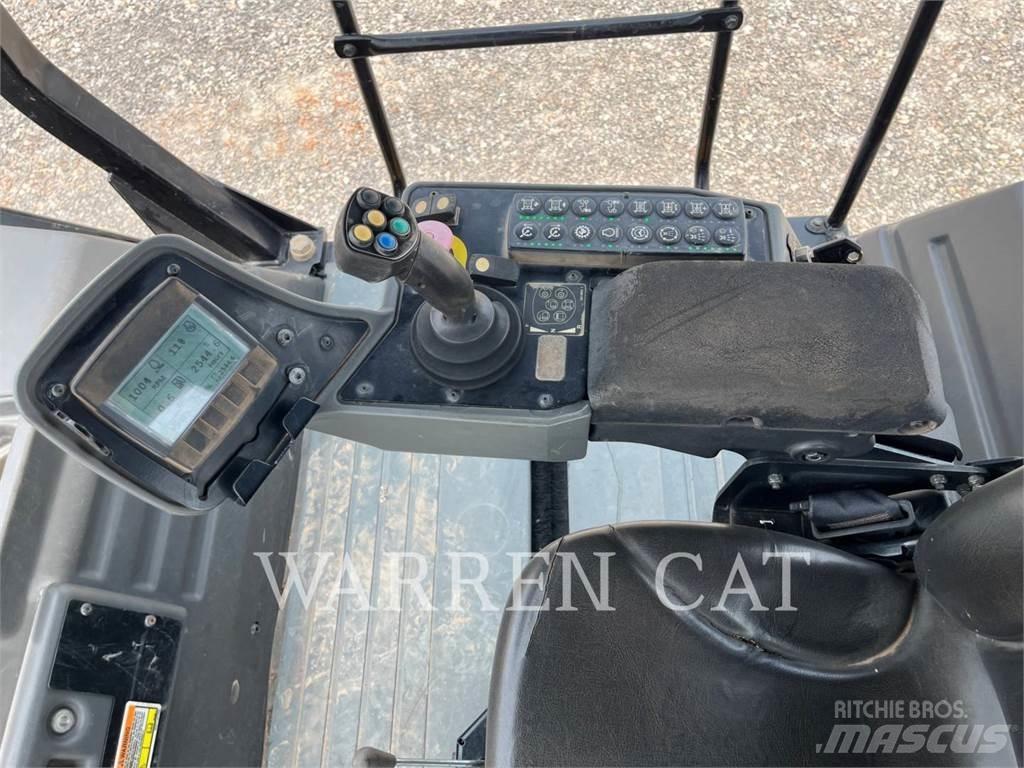 CAT CB64B معدات السفلتة
