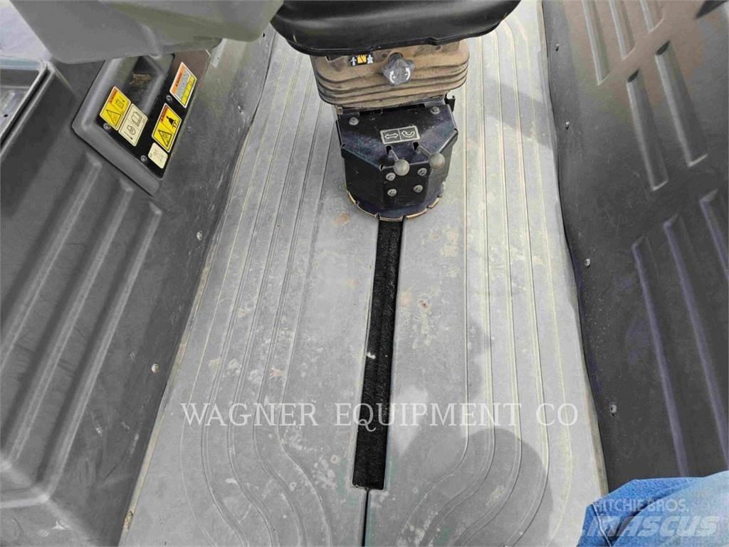 CAT CB64B ضاغطات التربة