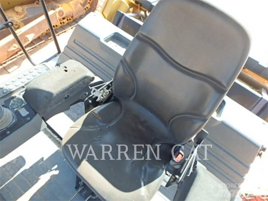 CAT CB66B معدات السفلتة