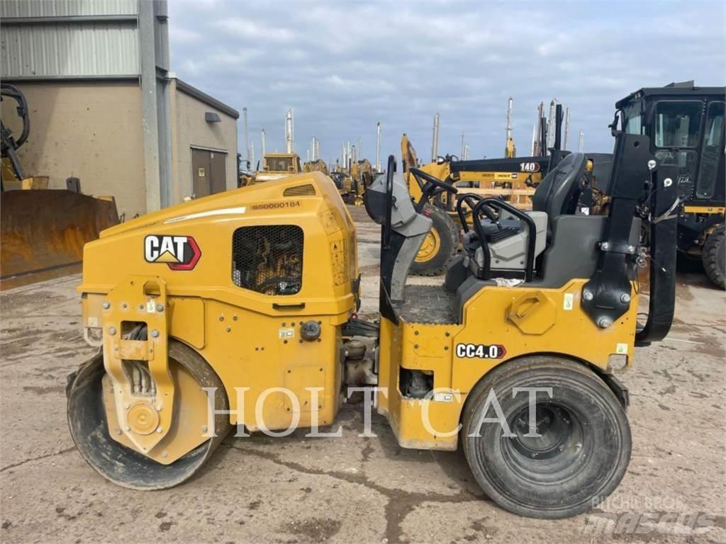 CAT CC4.0 بلدوزرات بعجلات