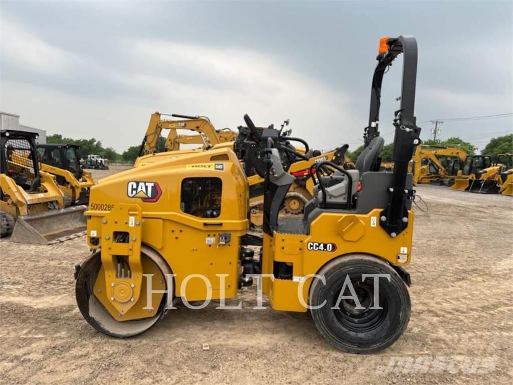 CAT CC4.0 بلدوزرات بعجلات