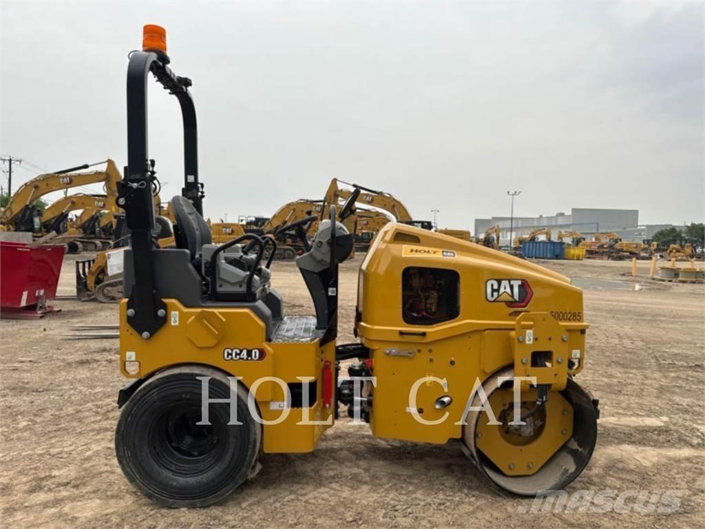 CAT CC4.0 بلدوزرات بعجلات