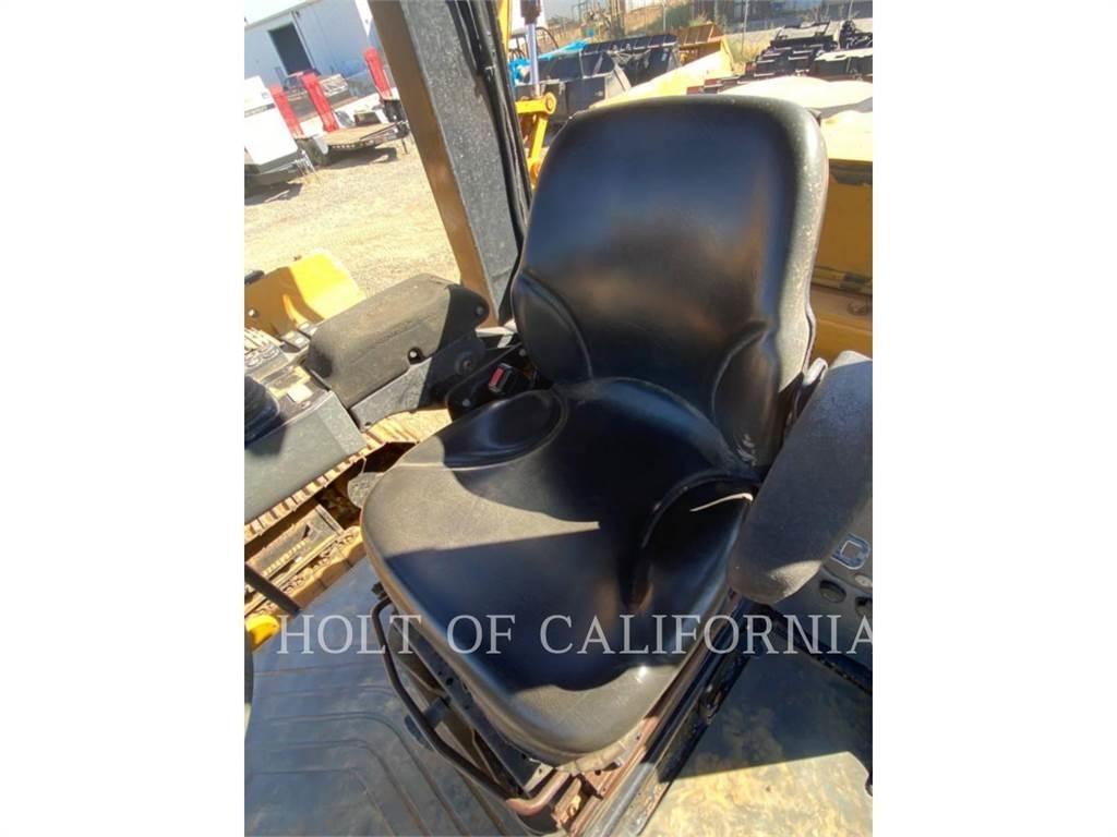 CAT CP54 N/BLD ضاغطات التربة