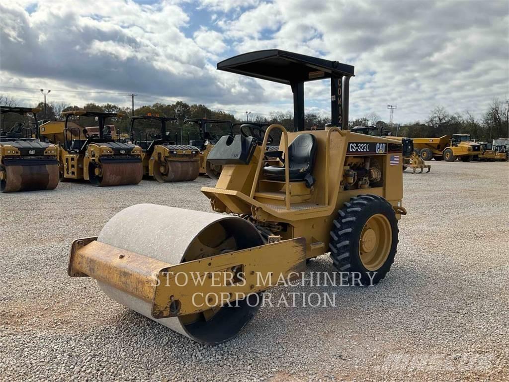 CAT CS-323C ضاغطات التربة
