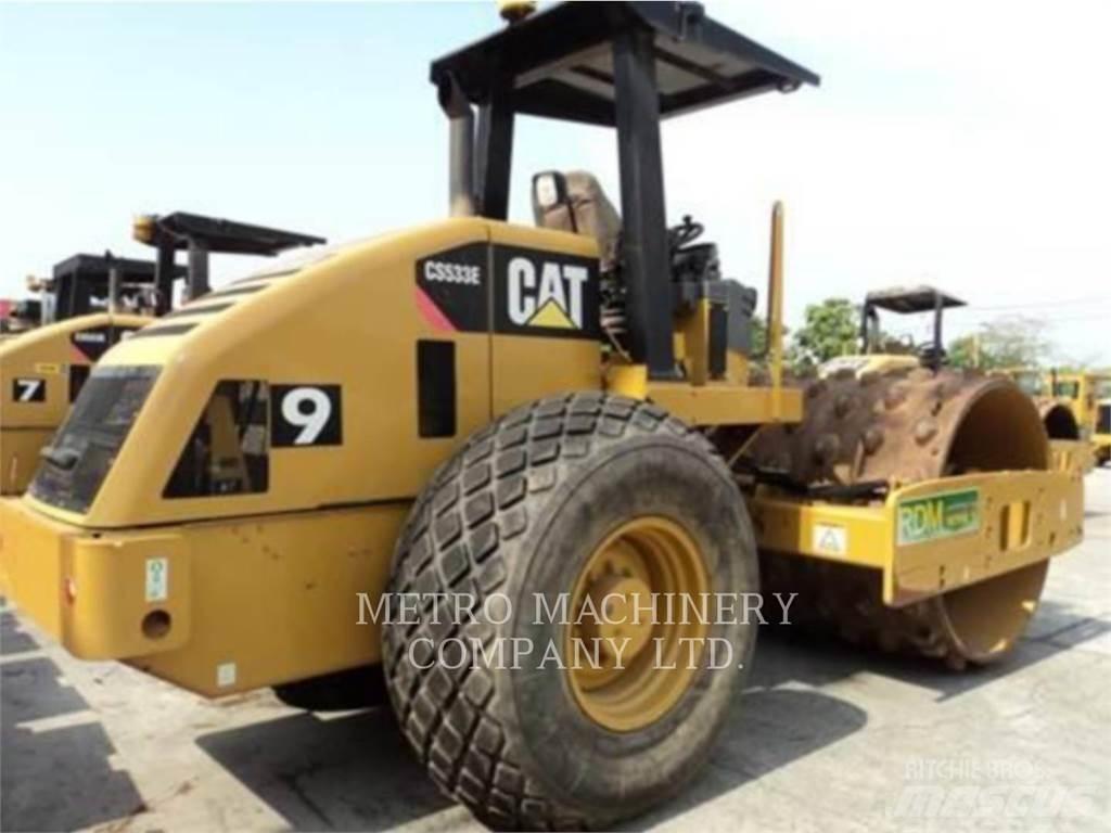 CAT CS-533E مداحل أحادية الأسطوانة