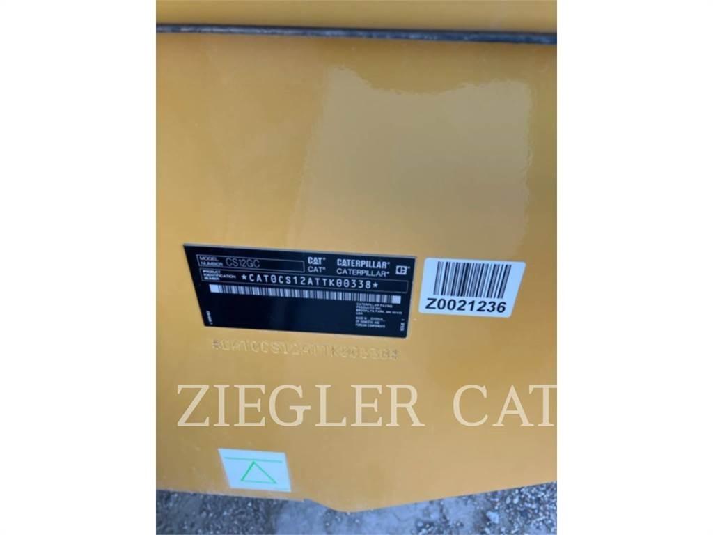 CAT CS12GC ضاغطات التربة