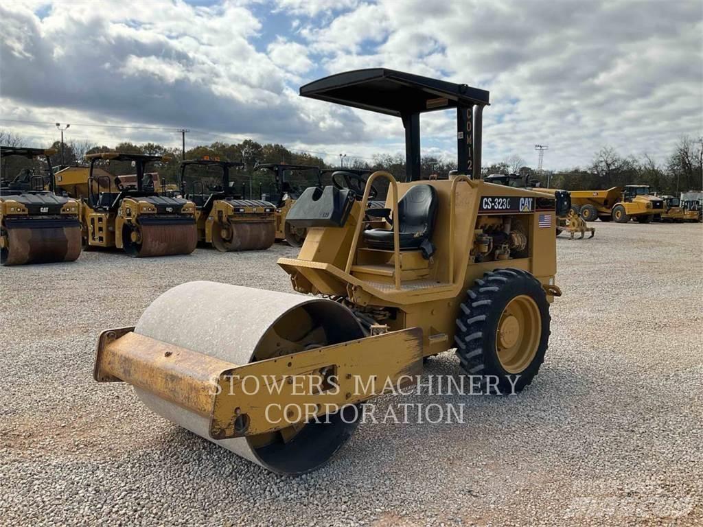 CAT CS323C ضاغطات التربة