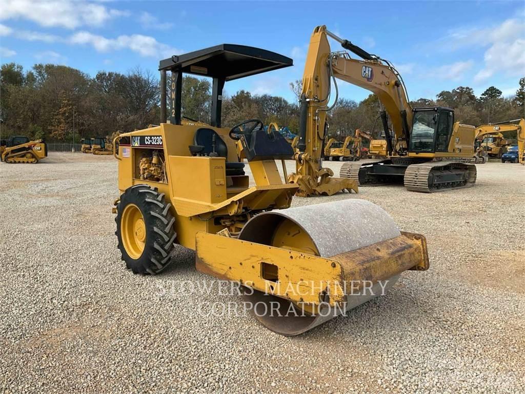 CAT CS323C ضاغطات التربة