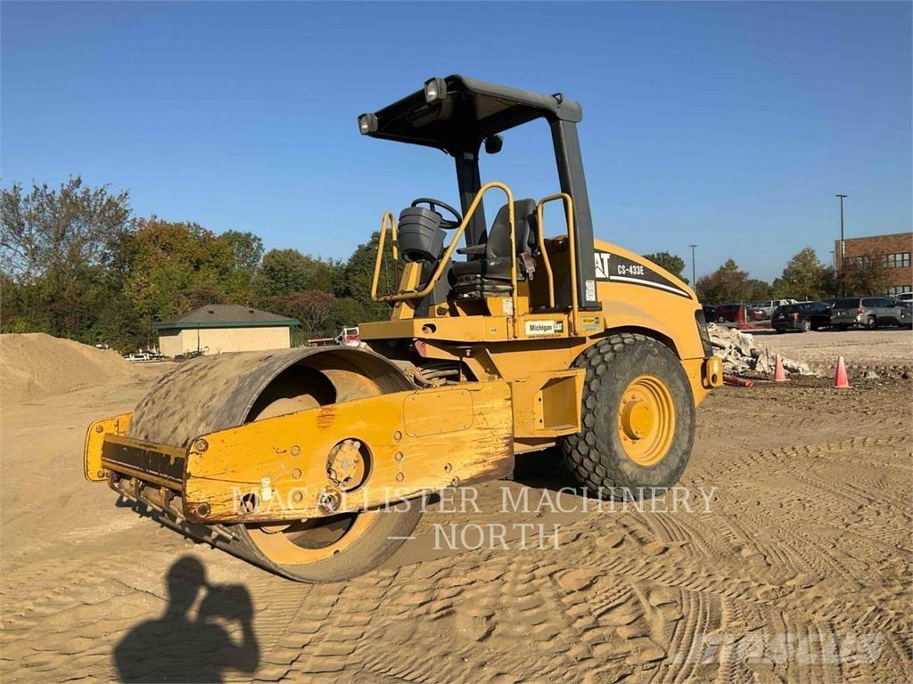 CAT CS433E مداحل أحادية الأسطوانة