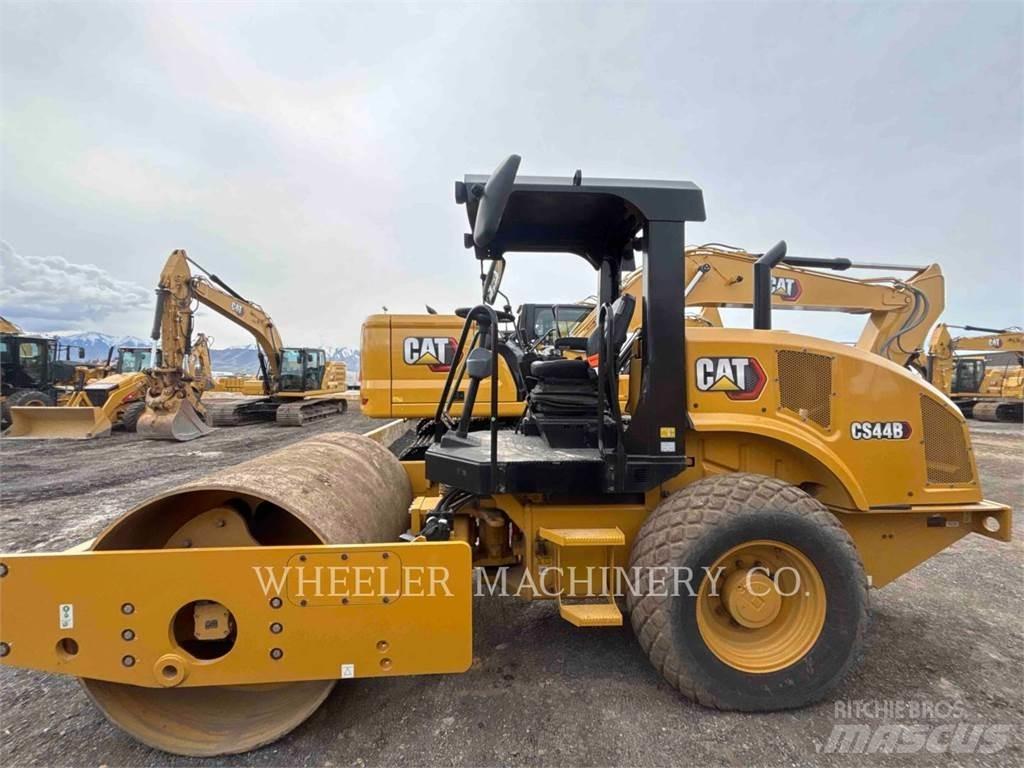CAT CS44B مداحل أحادية الأسطوانة