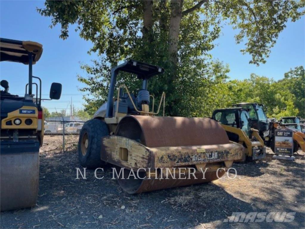 CAT CS563E معدات السفلتة