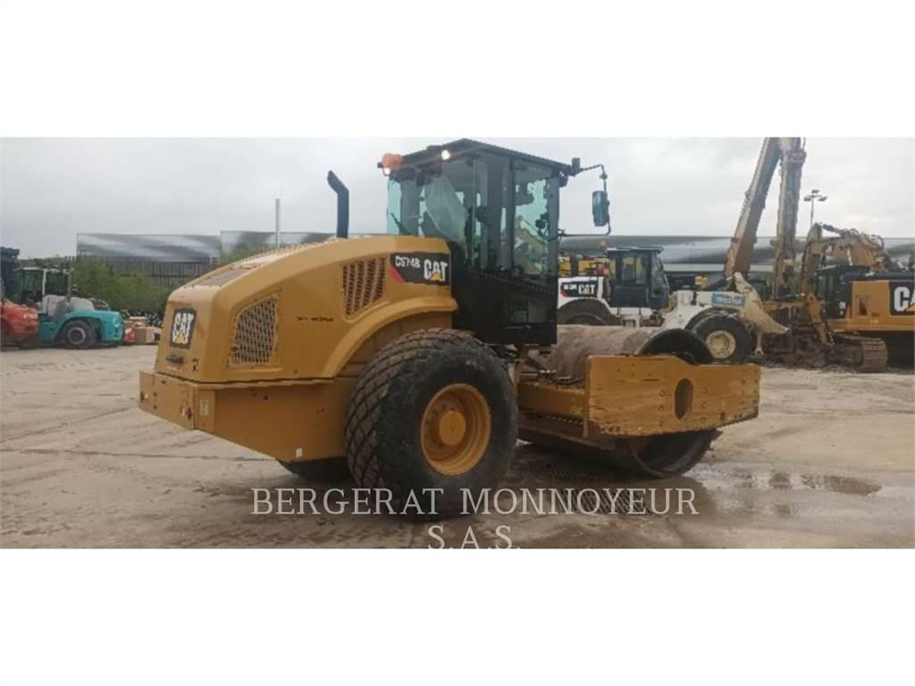 CAT CS74B 4F ضاغطات التربة