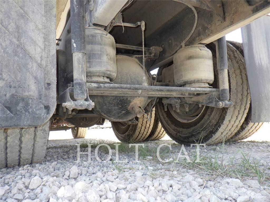 CAT CT660S شاحنات أخرى