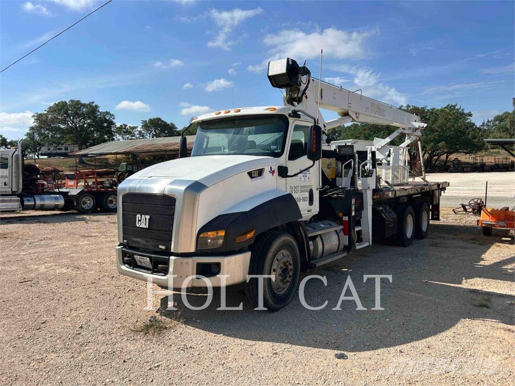 CAT CT660S شاحنات أخرى