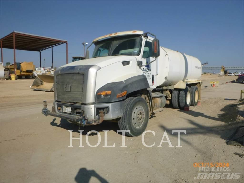 CAT CT660S SBA 6X4 شاحنات ذات صهاريج