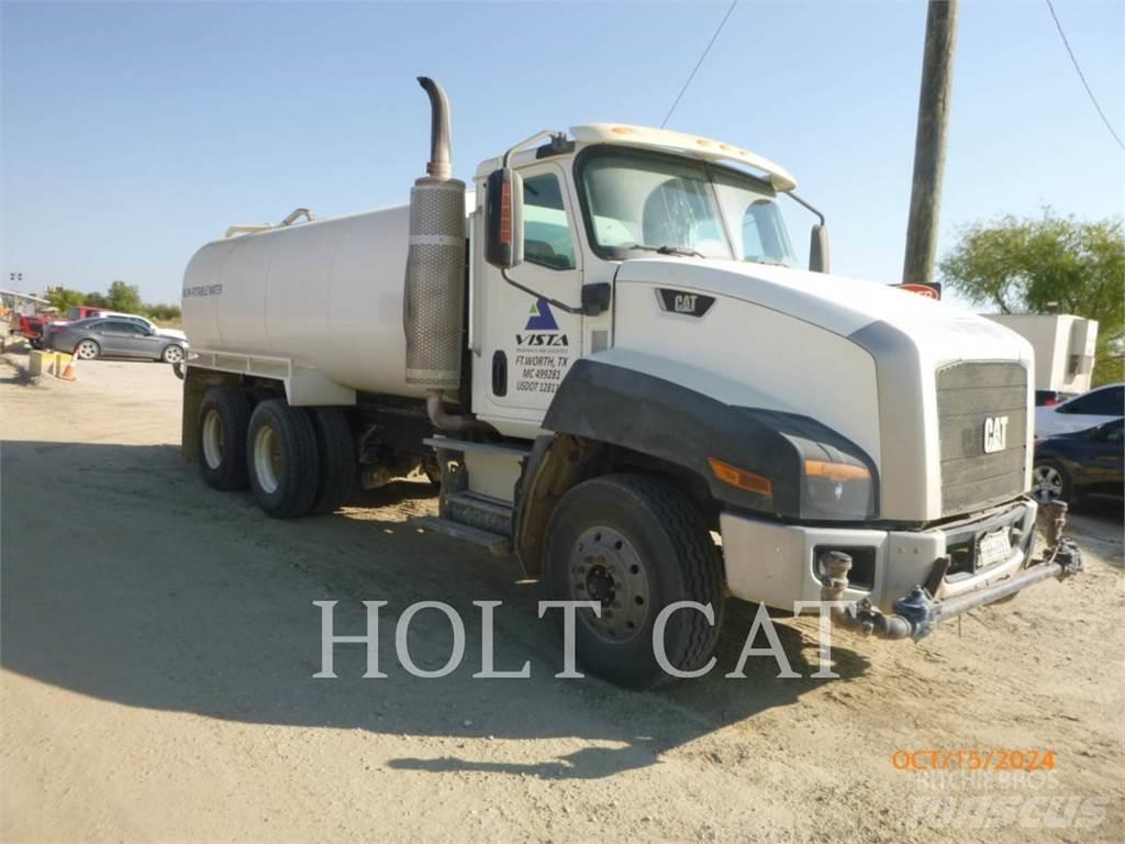 CAT CT660S SBA 6X4 شاحنات ذات صهاريج