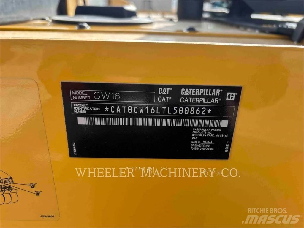 CAT CW16 مداحل ذات إطارات هوائية