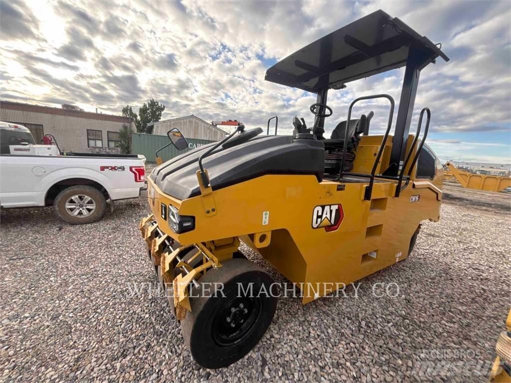 CAT CW16 مداحل ذات إطارات هوائية